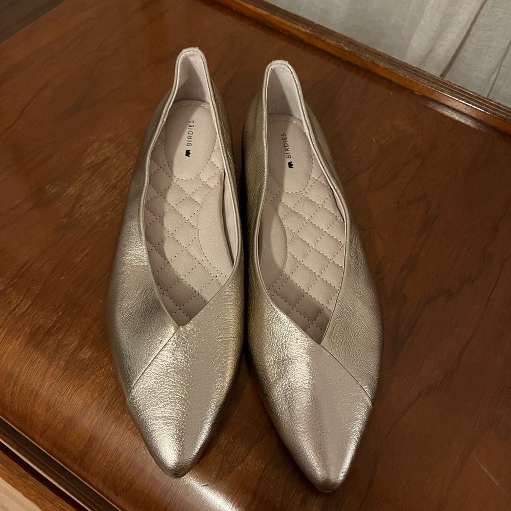Birdies The Goldfinch Pointed Toe Ballet Flats, Metallic Silver, Size 10.5